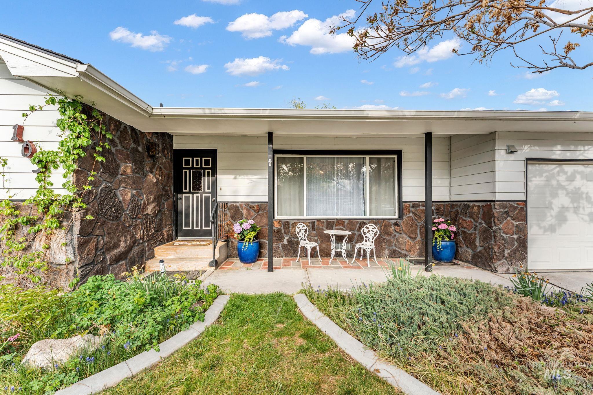 103 Rainbow Cir, Buhl, Idaho 83316, 3 Bedrooms, 2 Bathrooms, Residential For Sale, Price $339,900,MLS 98982343