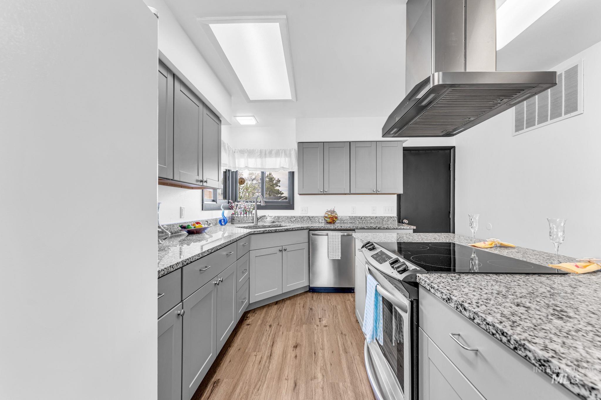 103 Rainbow Cir, Buhl, Idaho 83316, 3 Bedrooms, 2 Bathrooms, Residential For Sale, Price $339,900,MLS 98982343