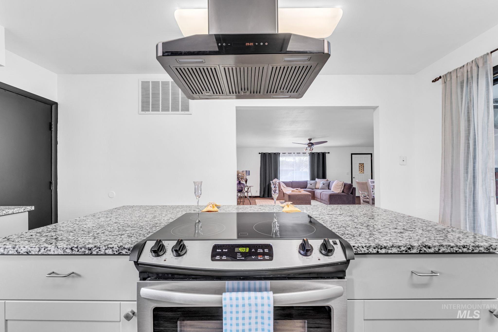 103 Rainbow Cir, Buhl, Idaho 83316, 3 Bedrooms, 2 Bathrooms, Residential For Sale, Price $339,900,MLS 98982343