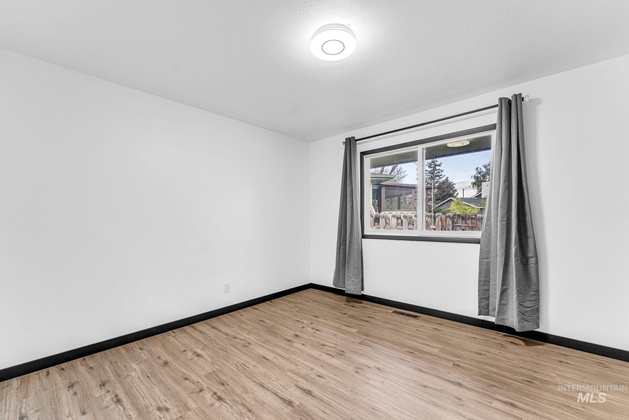 103 Rainbow Cir, Buhl, Idaho 83316, 3 Bedrooms, 2 Bathrooms, Residential For Sale, Price $339,900,MLS 98982343