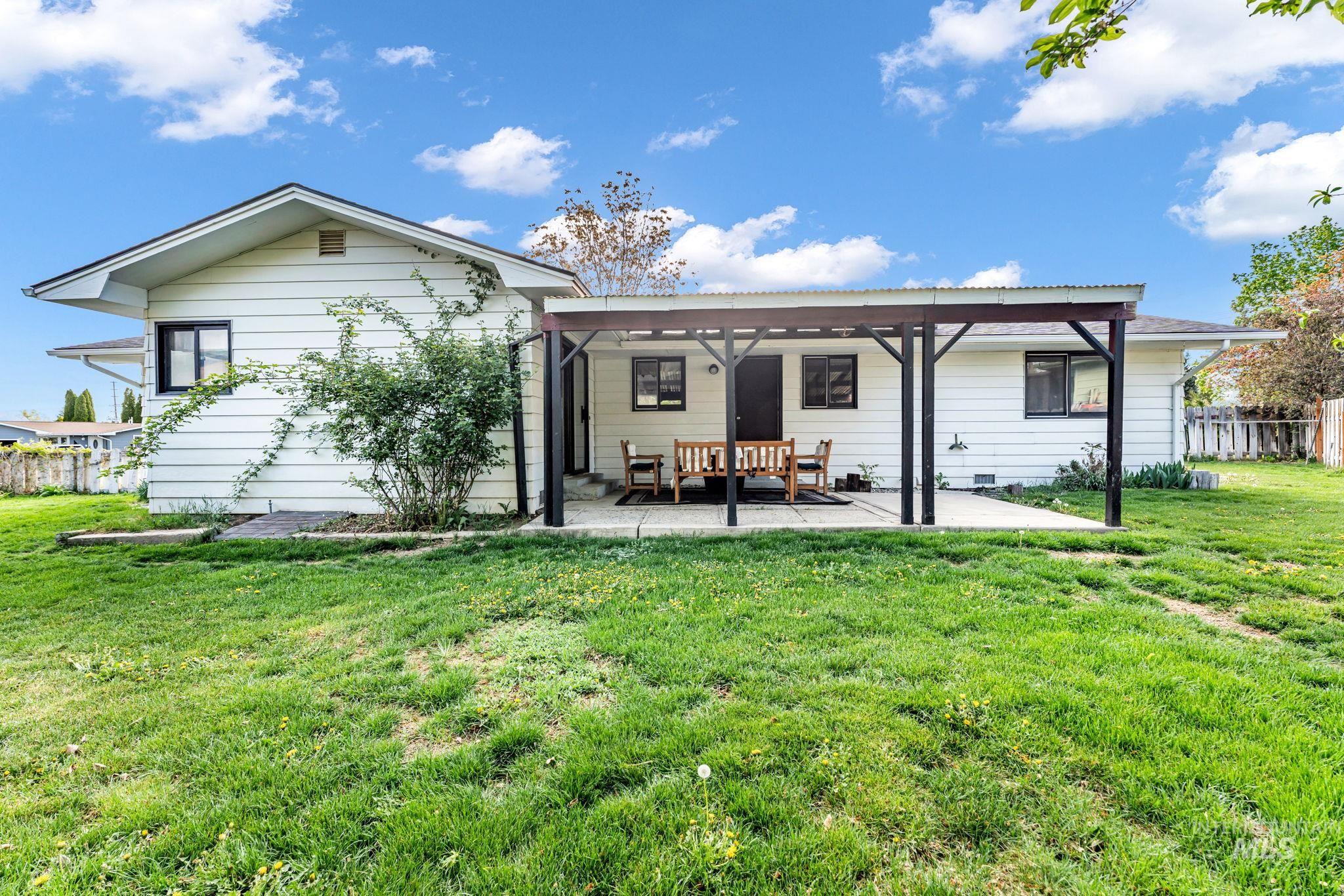 103 Rainbow Cir, Buhl, Idaho 83316, 3 Bedrooms, 2 Bathrooms, Residential For Sale, Price $339,900,MLS 98982343