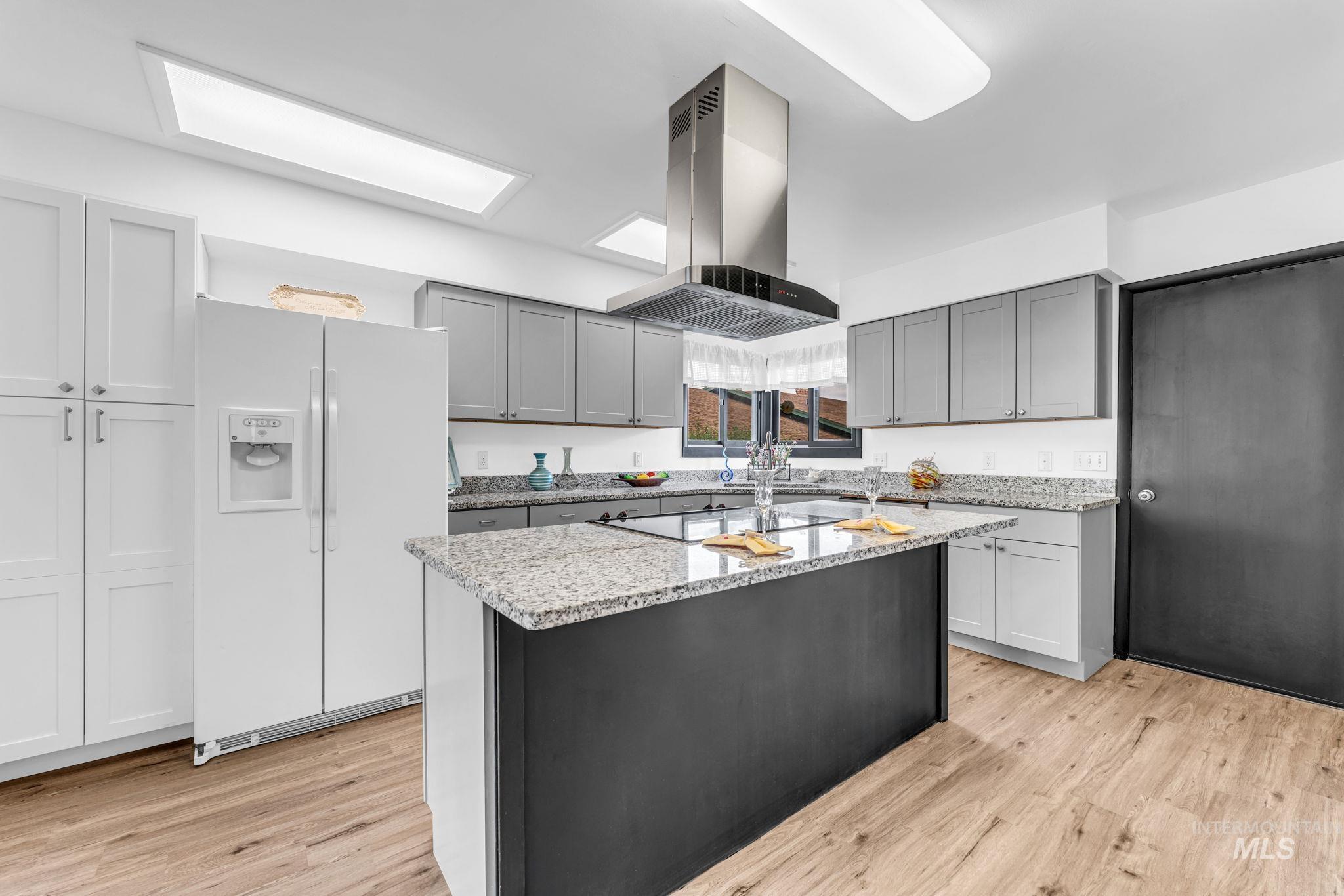 103 Rainbow Cir, Buhl, Idaho 83316, 3 Bedrooms, 2 Bathrooms, Residential For Sale, Price $339,900,MLS 98982343