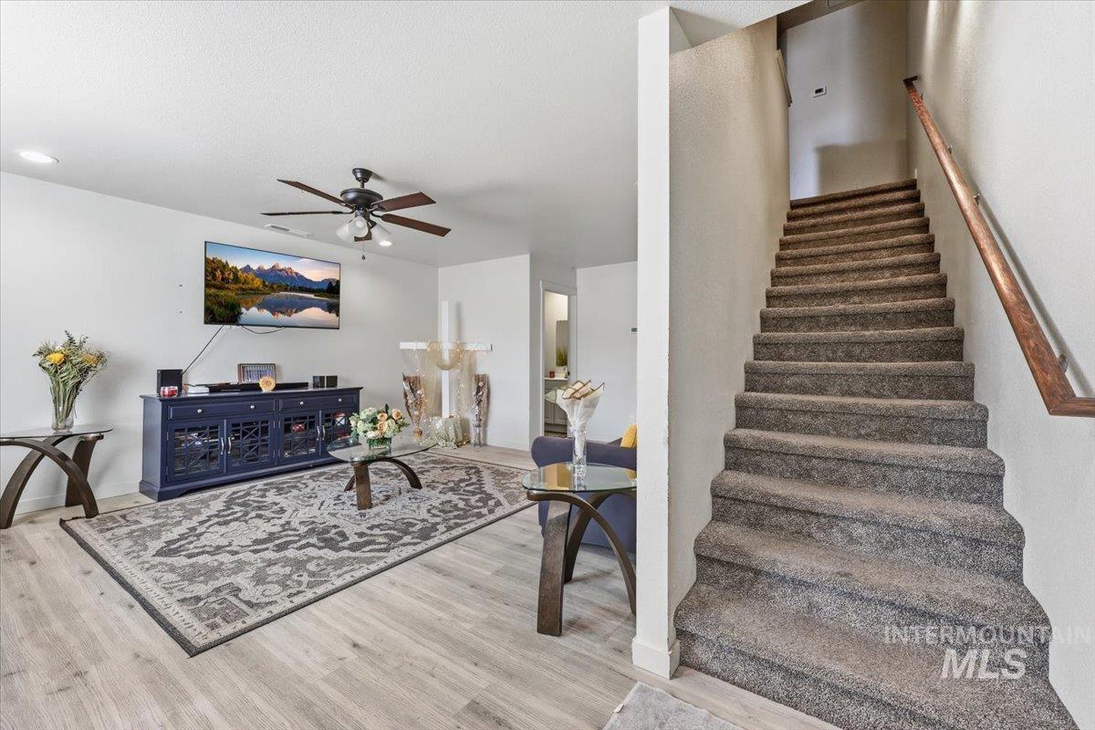 126 E Ravenna Ln, Nampa, Idaho 83687, 3 Bedrooms, 2.5 Bathrooms, Residential For Sale, Price $310,000,MLS 98982344