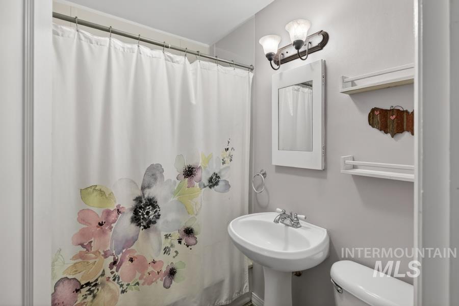 803 E 8th, Moscow, Idaho 83843, 3 Bedrooms, 2 Bathrooms, Residential For Sale, Price $435,000, 98982346