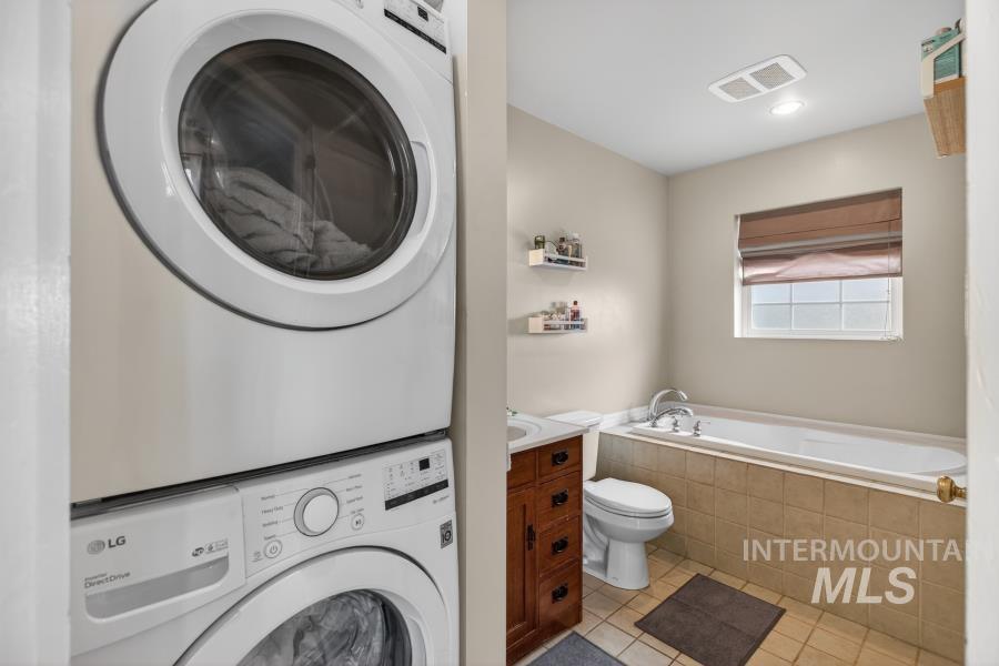 803 E 8th, Moscow, Idaho 83843, 3 Bedrooms, 2 Bathrooms, Residential For Sale, Price $435,000, 98982346