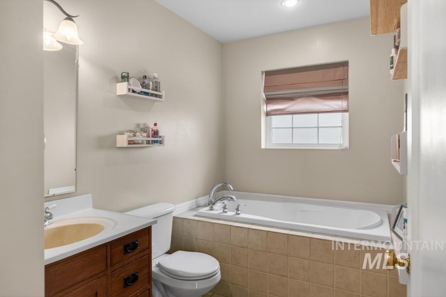 803 E 8th, Moscow, Idaho 83843, 3 Bedrooms, 2 Bathrooms, Residential For Sale, Price $435,000, 98982346