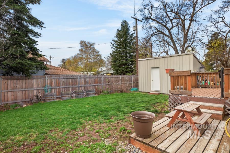 803 E 8th, Moscow, Idaho 83843, 3 Bedrooms, 2 Bathrooms, Residential For Sale, Price $435,000, 98982346