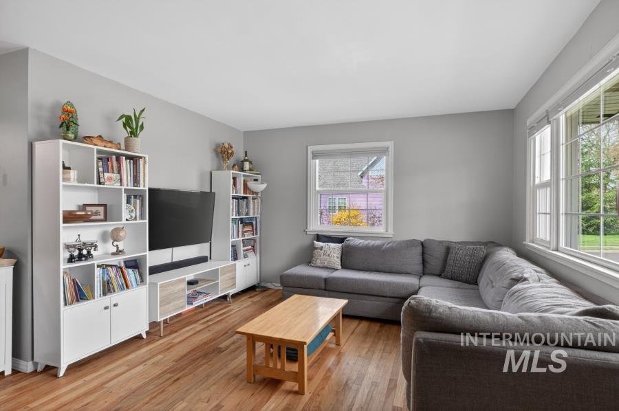 803 E 8th, Moscow, Idaho 83843, 3 Bedrooms, 2 Bathrooms, Residential For Sale, Price $435,000, 98982346