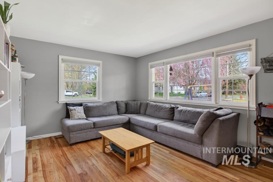 803 E 8th, Moscow, Idaho 83843, 3 Bedrooms, 2 Bathrooms, Residential For Sale, Price $435,000, 98982346