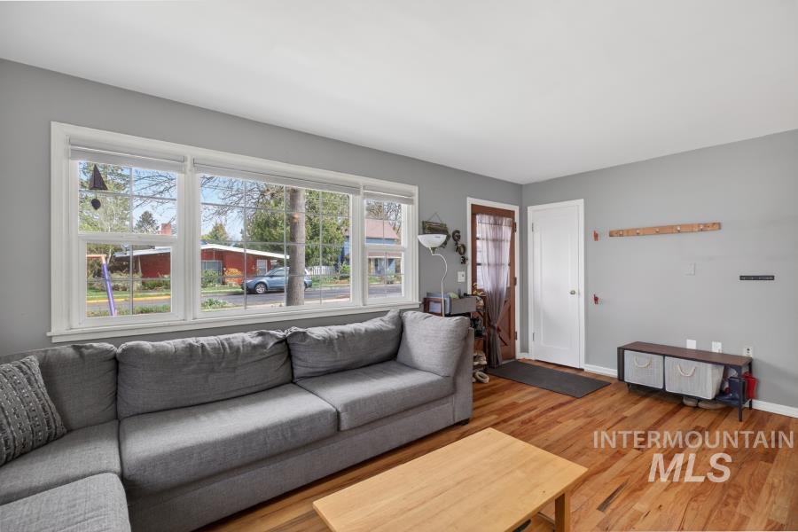 803 E 8th, Moscow, Idaho 83843, 3 Bedrooms, 2 Bathrooms, Residential For Sale, Price $435,000, 98982346