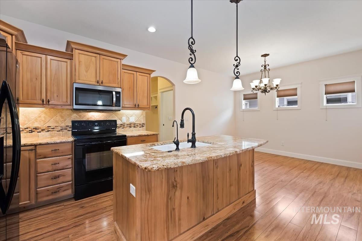 510 S Whisperwood Way, Boise, Idaho 83709, 2 Bedrooms, 2 Bathrooms, Residential For Sale, Price $475,000,MLS 98982349