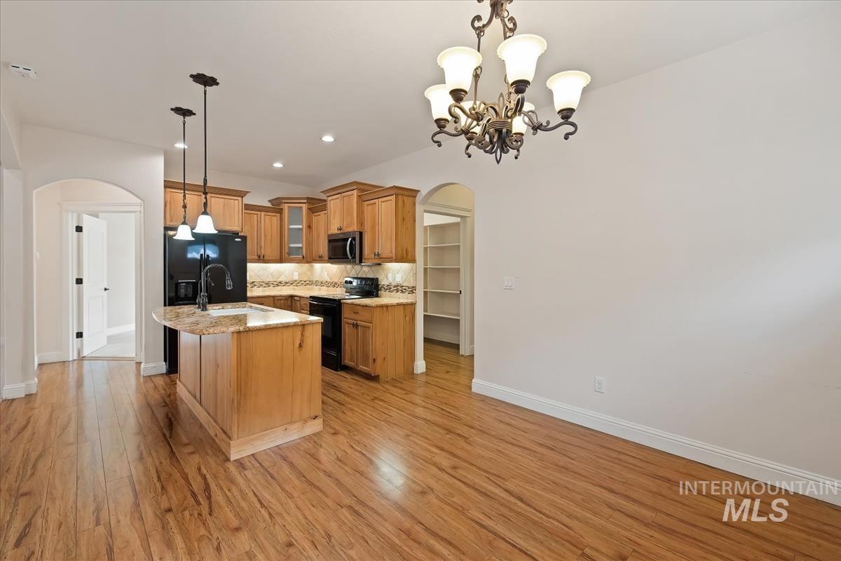 510 S Whisperwood Way, Boise, Idaho 83709, 2 Bedrooms, 2 Bathrooms, Residential For Sale, Price $475,000,MLS 98982349