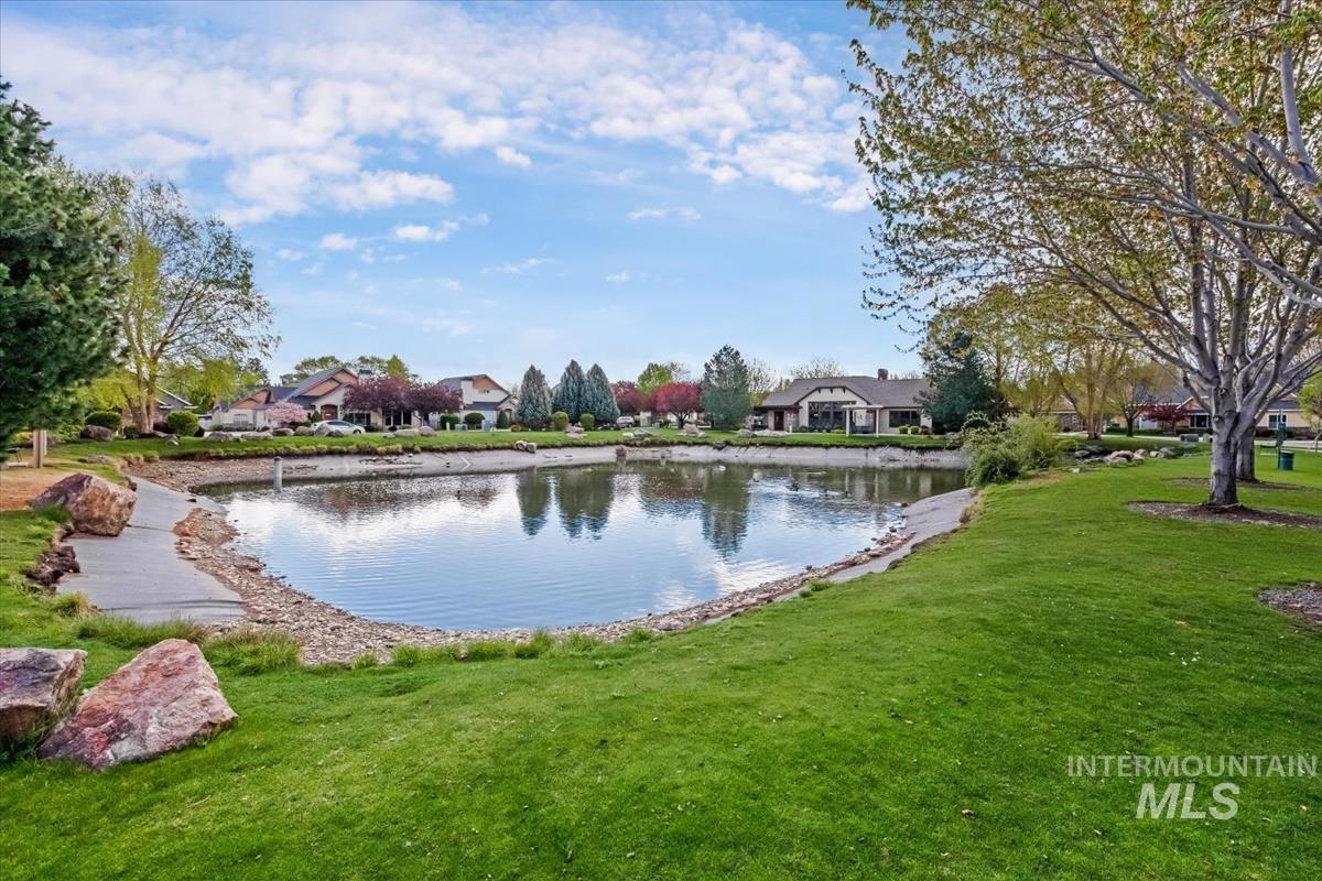 510 S Whisperwood Way, Boise, Idaho 83709, 2 Bedrooms, 2 Bathrooms, Residential For Sale, Price $475,000,MLS 98982349