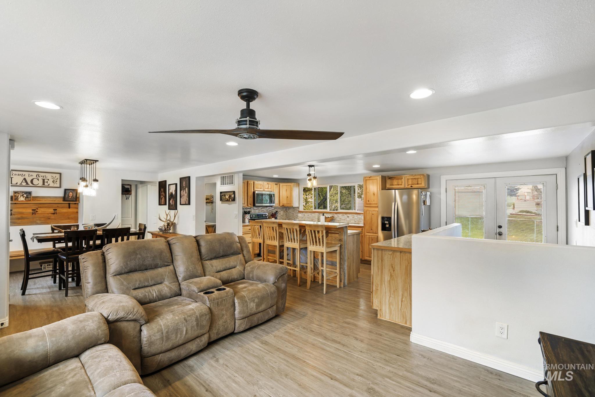 515 E Ave J, Jerome, Idaho 83338, 4 Bedrooms, 1 Bathroom, Residential For Sale, Price $297,500,MLS 98982351