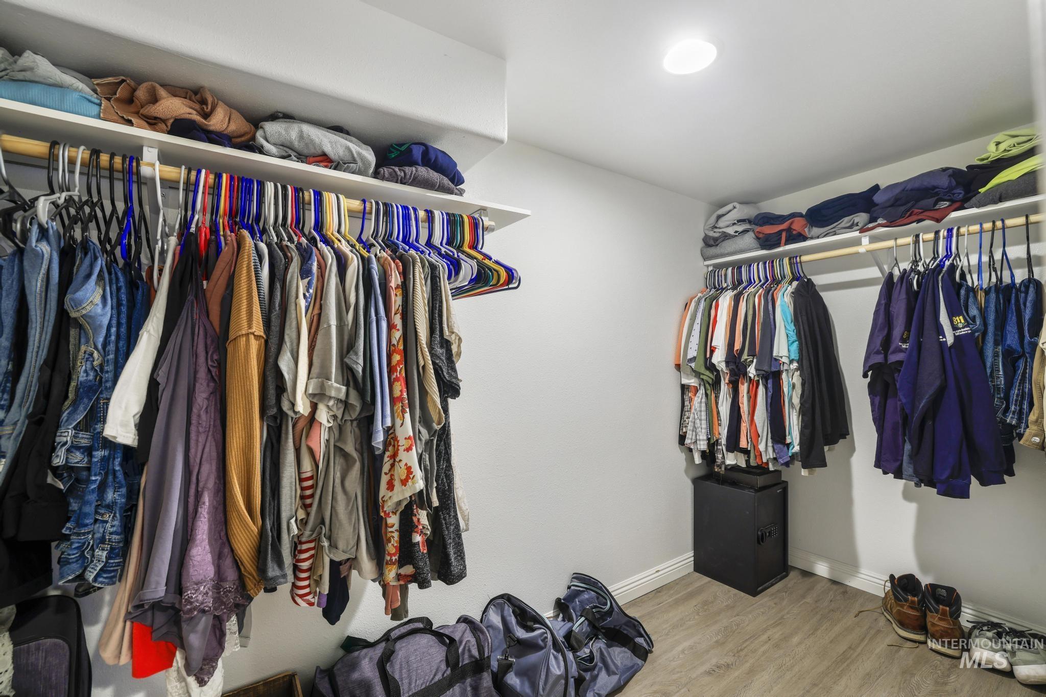 515 E Ave J, Jerome, Idaho 83338, 4 Bedrooms, 1 Bathroom, Residential For Sale, Price $297,500,MLS 98982351