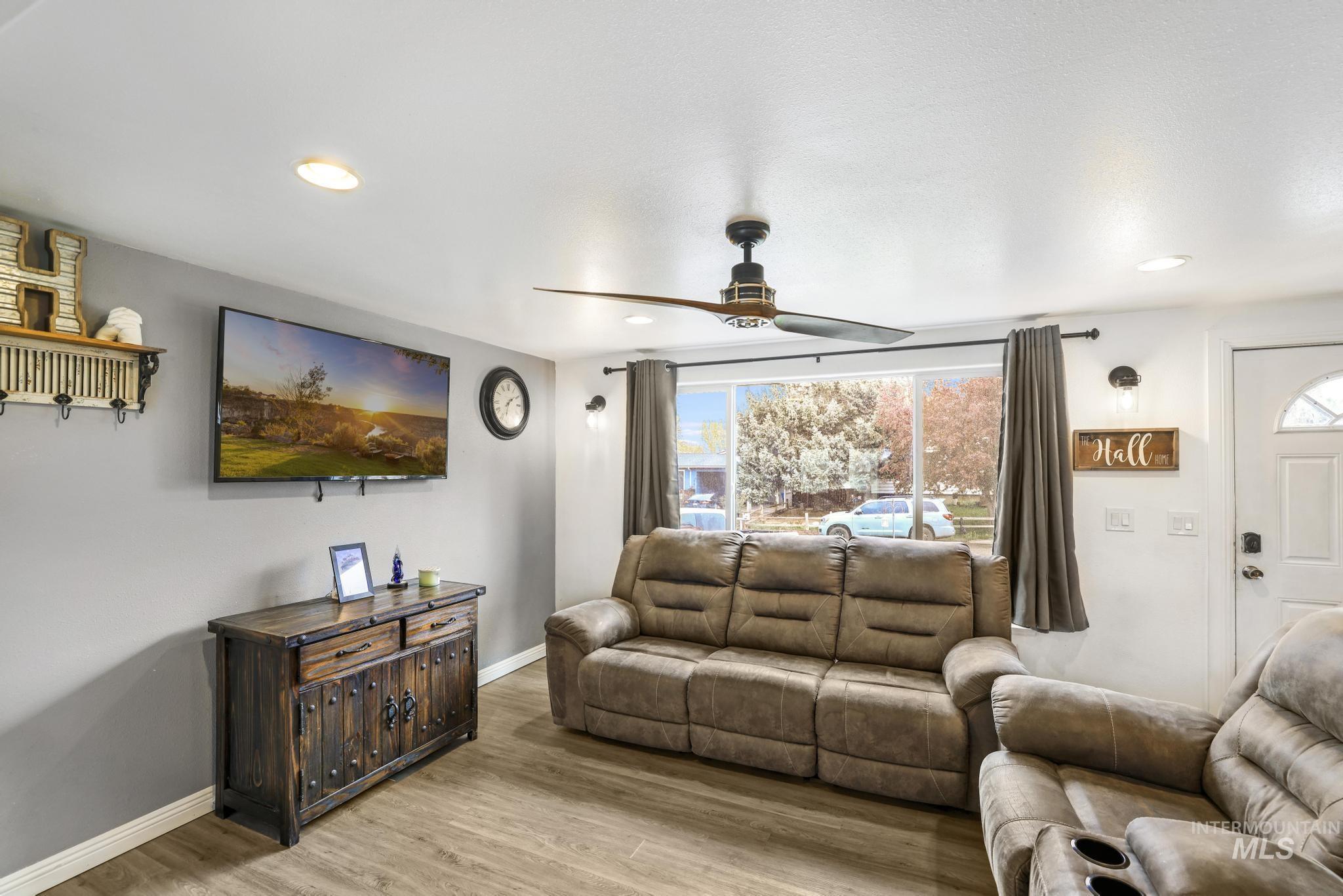 515 E Ave J, Jerome, Idaho 83338, 4 Bedrooms, 1 Bathroom, Residential For Sale, Price $297,500,MLS 98982351