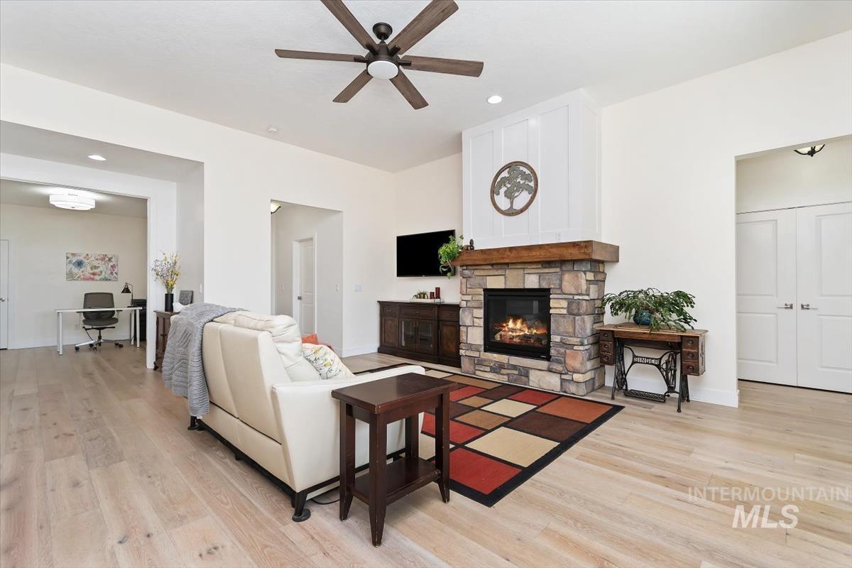8387 W Tether, Boise, Idaho 83709, 4 Bedrooms, 2.5 Bathrooms, Residential For Sale, Price $655,000, 98982353
