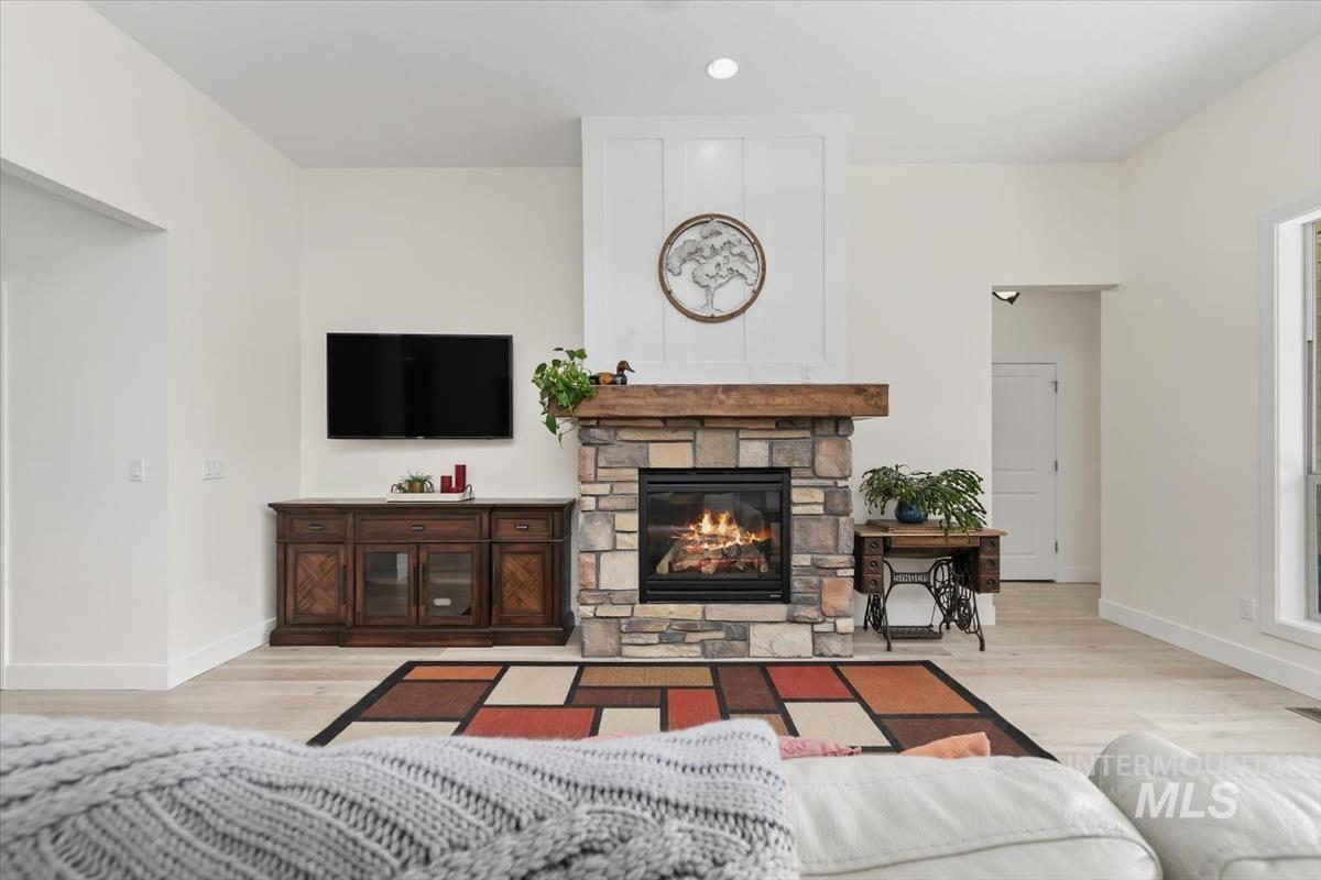 8387 W Tether, Boise, Idaho 83709, 4 Bedrooms, 2.5 Bathrooms, Residential For Sale, Price $655,000, 98982353