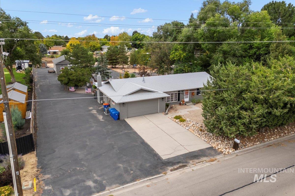 5757 S Cole Rd, Boise, Idaho 83709, 3 Bedrooms, 2 Bathrooms, Residential For Sale, Price $625,000,MLS 98982354