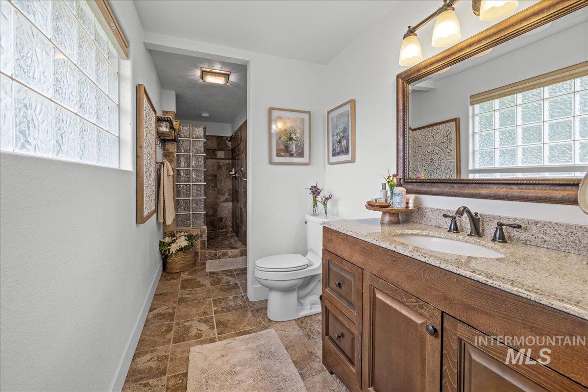 5757 S Cole Rd, Boise, Idaho 83709, 3 Bedrooms, 2 Bathrooms, Residential For Sale, Price $625,000,MLS 98982354