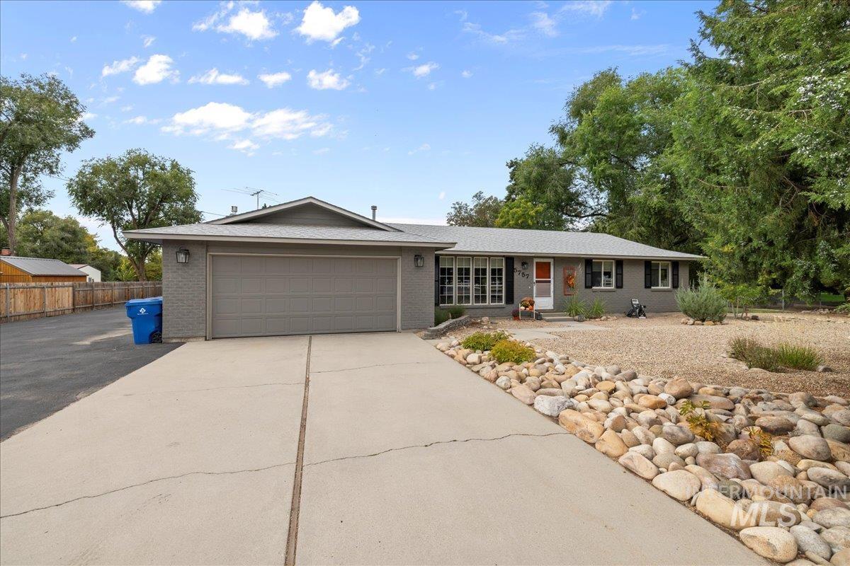 5757 S Cole Rd, Boise, Idaho 83709, 3 Bedrooms, 2 Bathrooms, Residential For Sale, Price $625,000,MLS 98982354