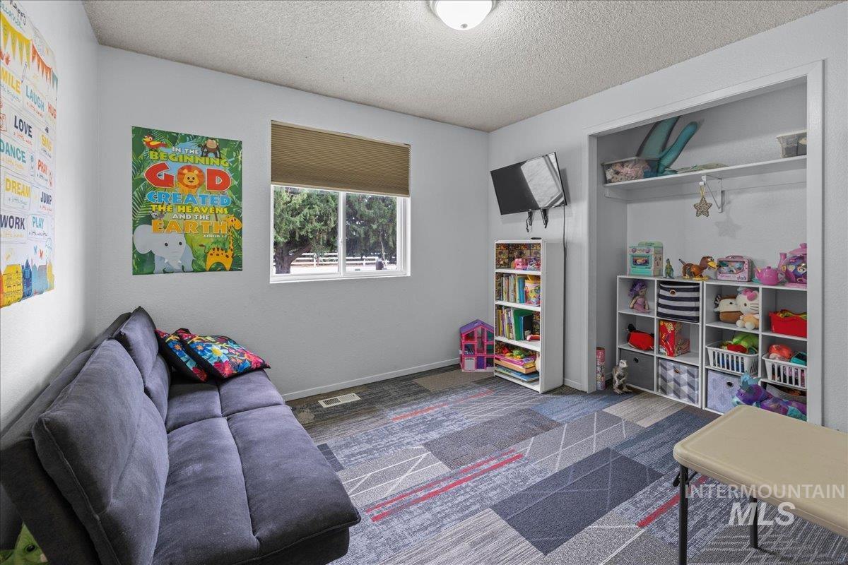 5757 S Cole Rd, Boise, Idaho 83709, 3 Bedrooms, 2 Bathrooms, Residential For Sale, Price $625,000,MLS 98982354