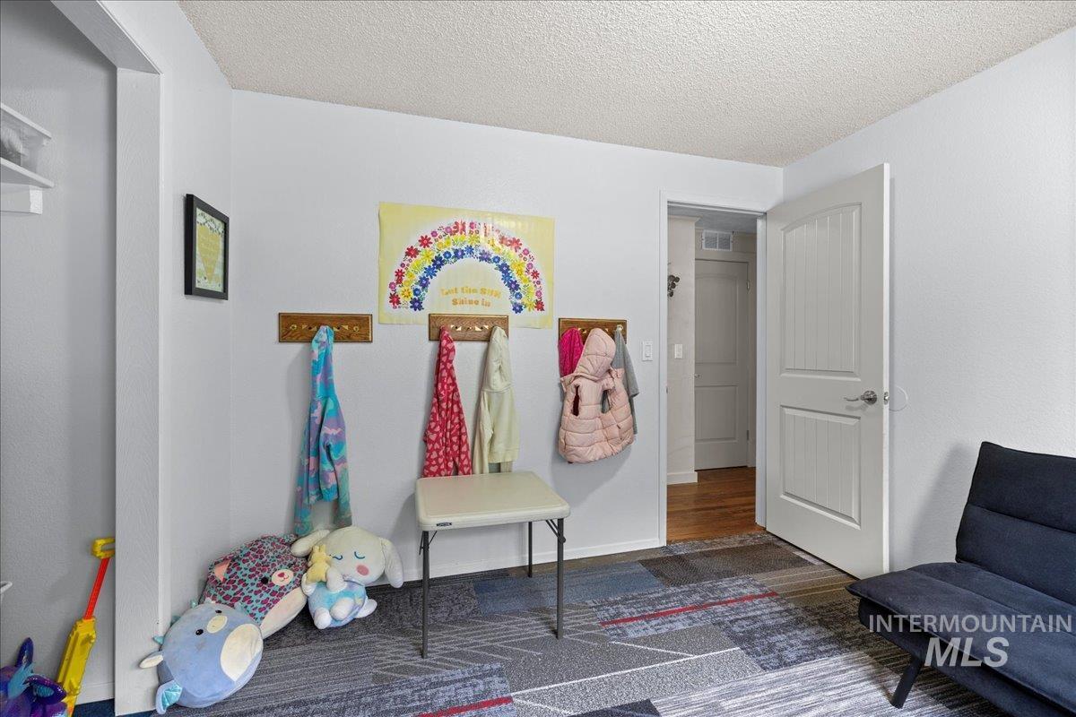 5757 S Cole Rd, Boise, Idaho 83709, 3 Bedrooms, 2 Bathrooms, Residential For Sale, Price $625,000,MLS 98982354