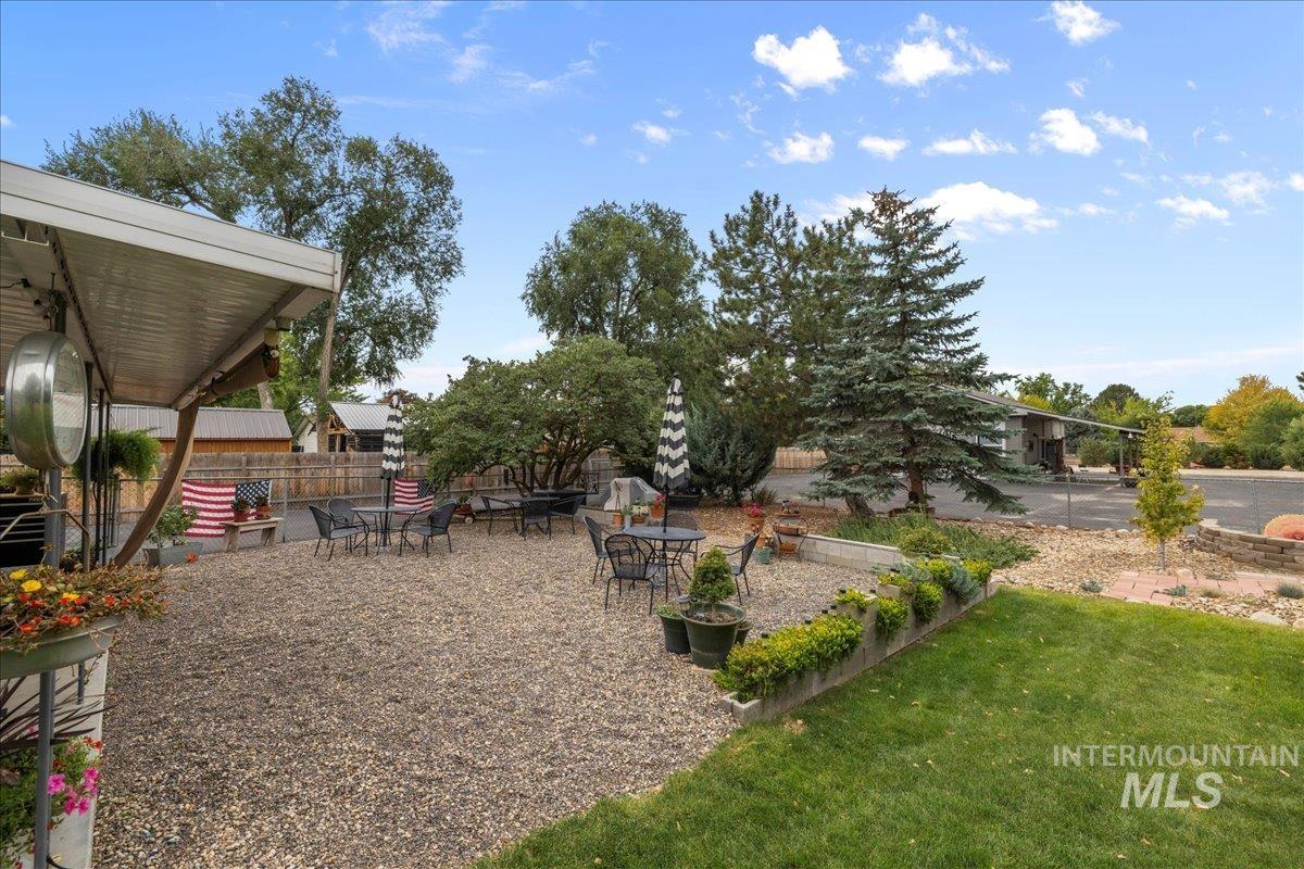 5757 S Cole Rd, Boise, Idaho 83709, 3 Bedrooms, 2 Bathrooms, Residential For Sale, Price $625,000,MLS 98982354