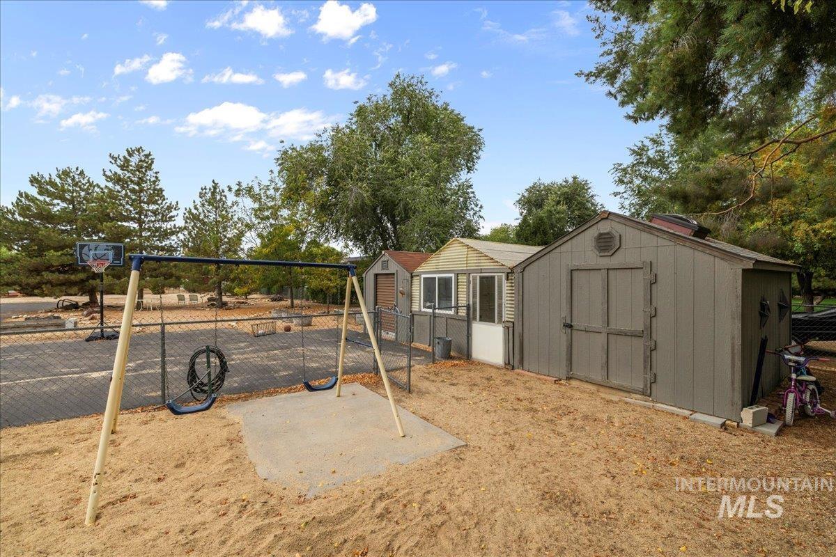5757 S Cole Rd, Boise, Idaho 83709, 3 Bedrooms, 2 Bathrooms, Residential For Sale, Price $625,000,MLS 98982354