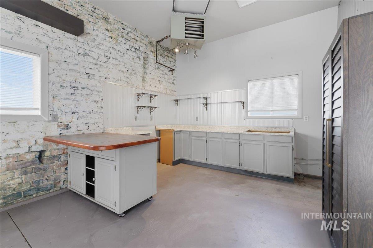 5757 S Cole Rd, Boise, Idaho 83709, 3 Bedrooms, 2 Bathrooms, Residential For Sale, Price $625,000,MLS 98982354