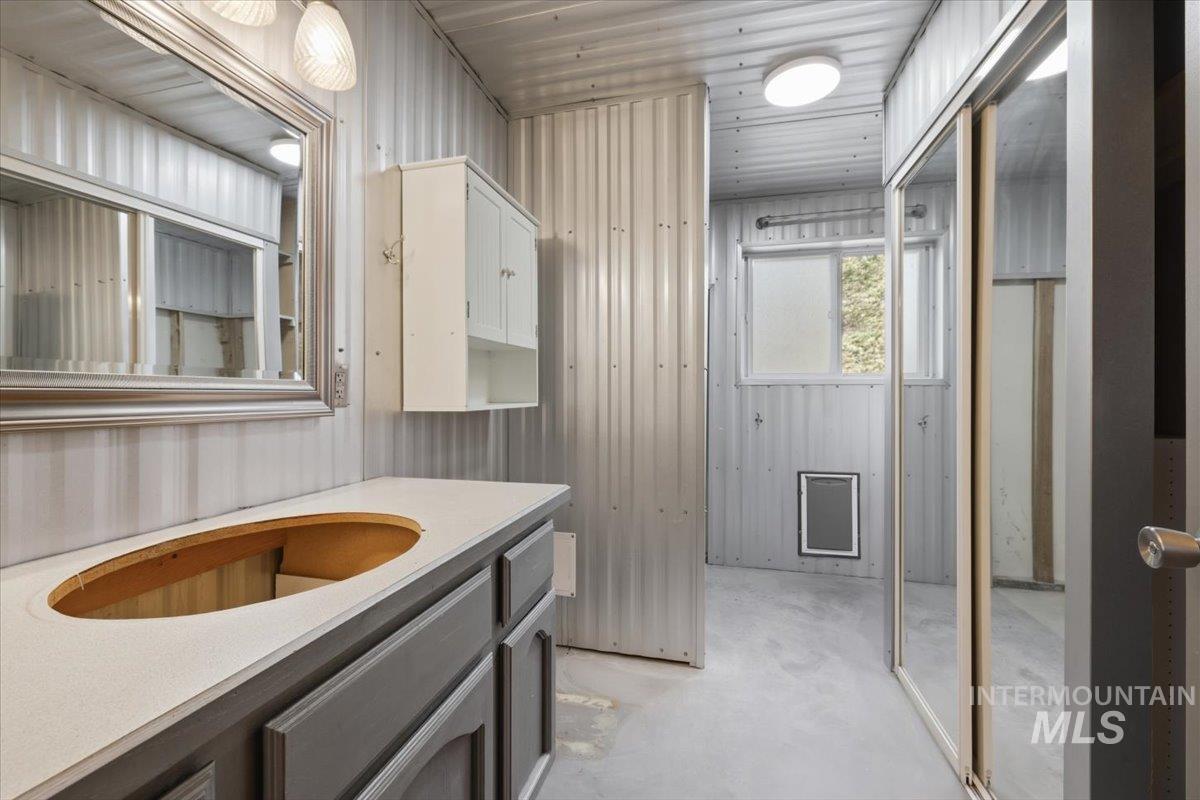 5757 S Cole Rd, Boise, Idaho 83709, 3 Bedrooms, 2 Bathrooms, Residential For Sale, Price $625,000,MLS 98982354