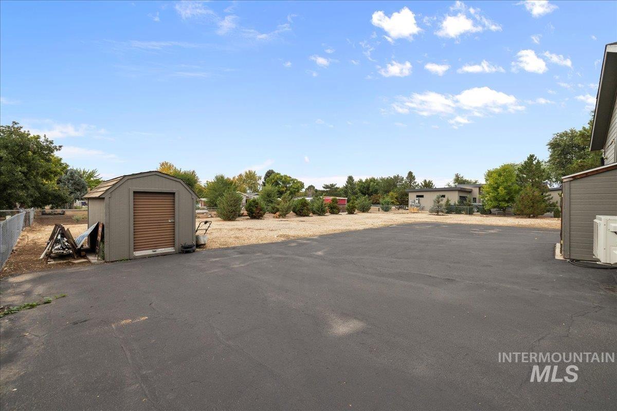 5757 S Cole Rd, Boise, Idaho 83709, 3 Bedrooms, 2 Bathrooms, Residential For Sale, Price $625,000,MLS 98982354