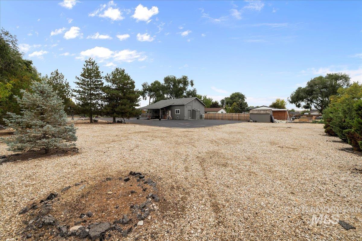 5757 S Cole Rd, Boise, Idaho 83709, 3 Bedrooms, 2 Bathrooms, Residential For Sale, Price $625,000,MLS 98982354