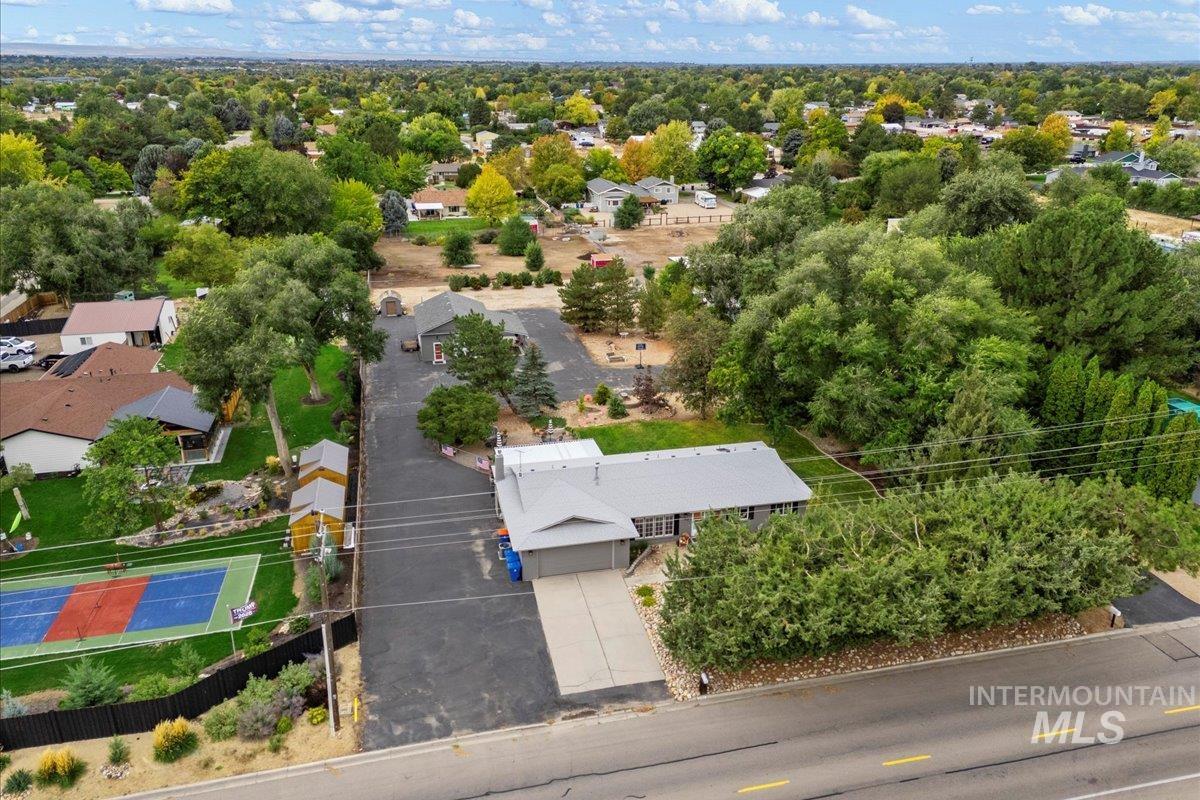 5757 S Cole Rd, Boise, Idaho 83709, 3 Bedrooms, 2 Bathrooms, Residential For Sale, Price $625,000,MLS 98982354