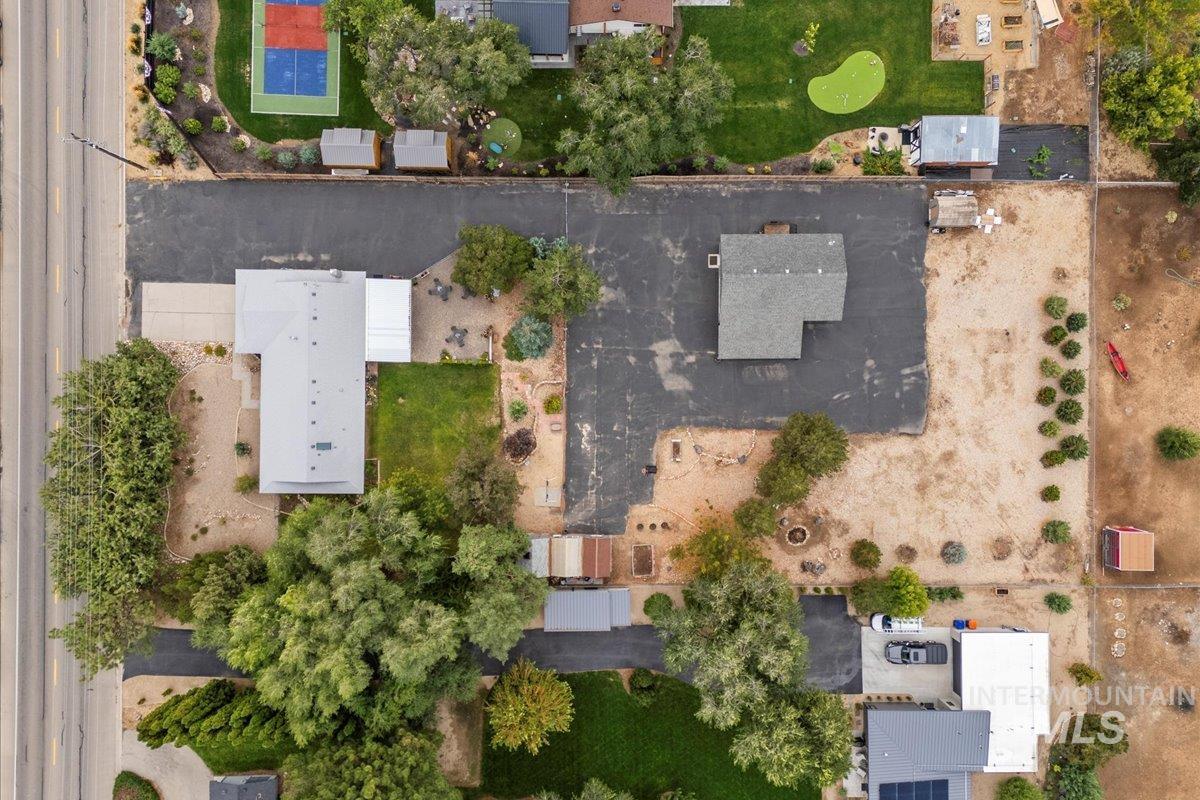 5757 S Cole Rd, Boise, Idaho 83709, 3 Bedrooms, 2 Bathrooms, Residential For Sale, Price $625,000,MLS 98982354