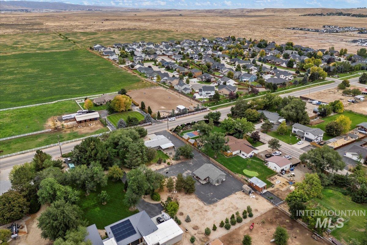 5757 S Cole Rd, Boise, Idaho 83709, 3 Bedrooms, 2 Bathrooms, Residential For Sale, Price $625,000,MLS 98982354