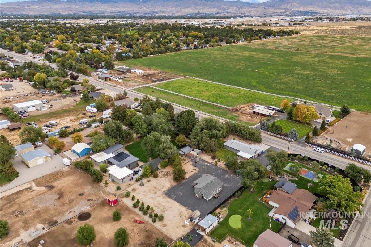 5757 S Cole Rd, Boise, Idaho 83709, 3 Bedrooms, 2 Bathrooms, Residential For Sale, Price $625,000,MLS 98982354