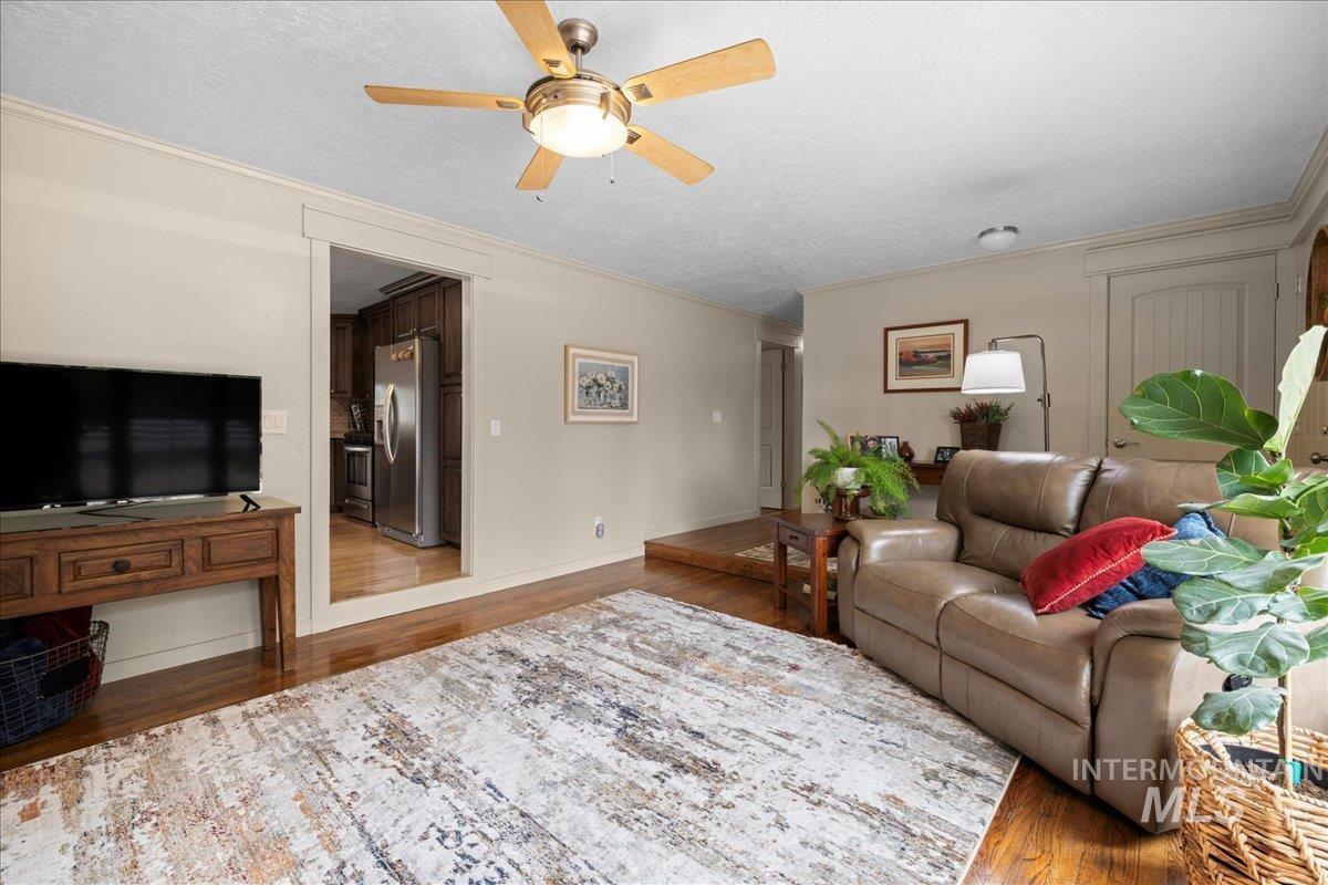 5757 S Cole Rd, Boise, Idaho 83709, 3 Bedrooms, 2 Bathrooms, Residential For Sale, Price $625,000,MLS 98982354