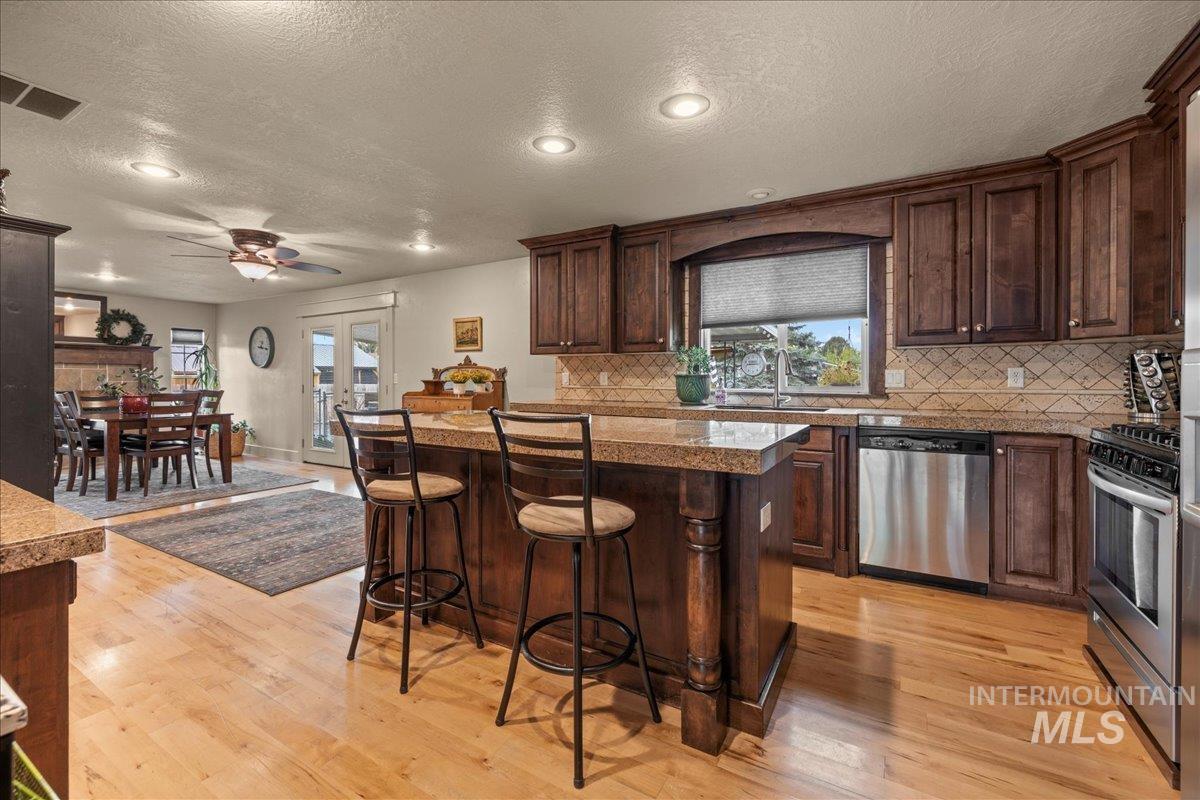 5757 S Cole Rd, Boise, Idaho 83709, 3 Bedrooms, 2 Bathrooms, Residential For Sale, Price $625,000,MLS 98982354