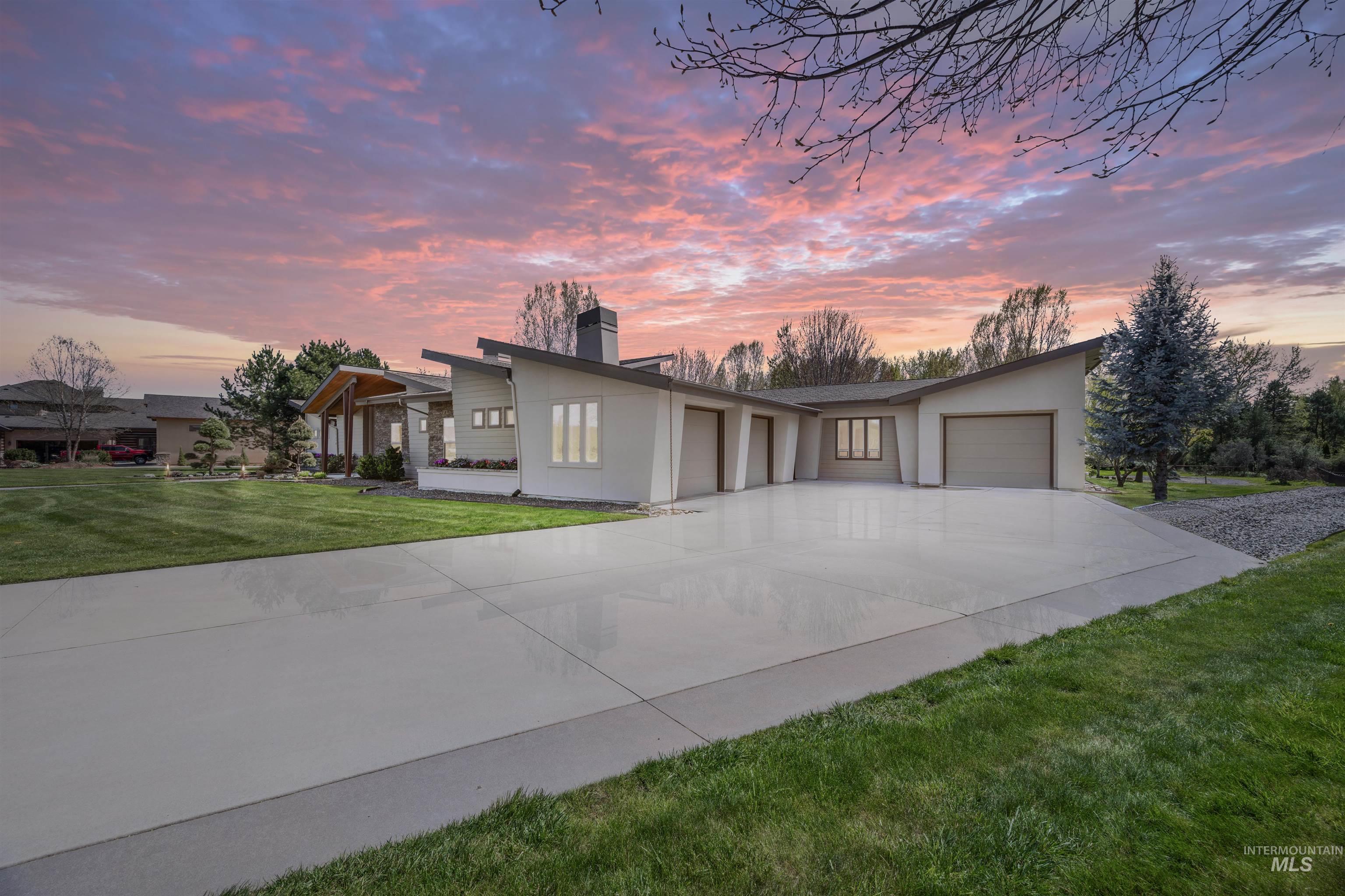 2094 N Vizcaya Way, Eagle, Idaho 83616, 4 Bedrooms, 3.5 Bathrooms, Residential For Sale, Price $1,749,900,MLS 98982356