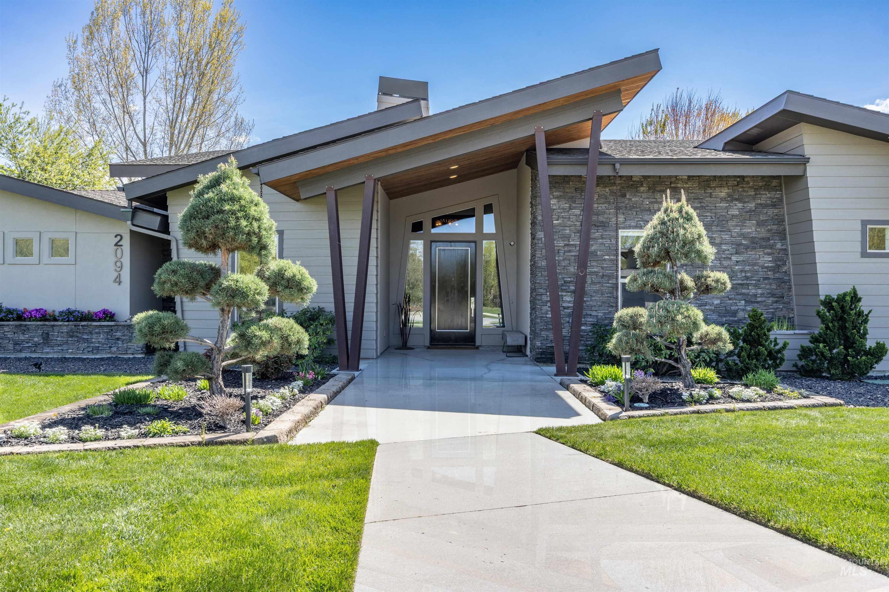 2094 N Vizcaya Way, Eagle, Idaho 83616, 4 Bedrooms, 3.5 Bathrooms, Residential For Sale, Price $1,749,900,MLS 98982356