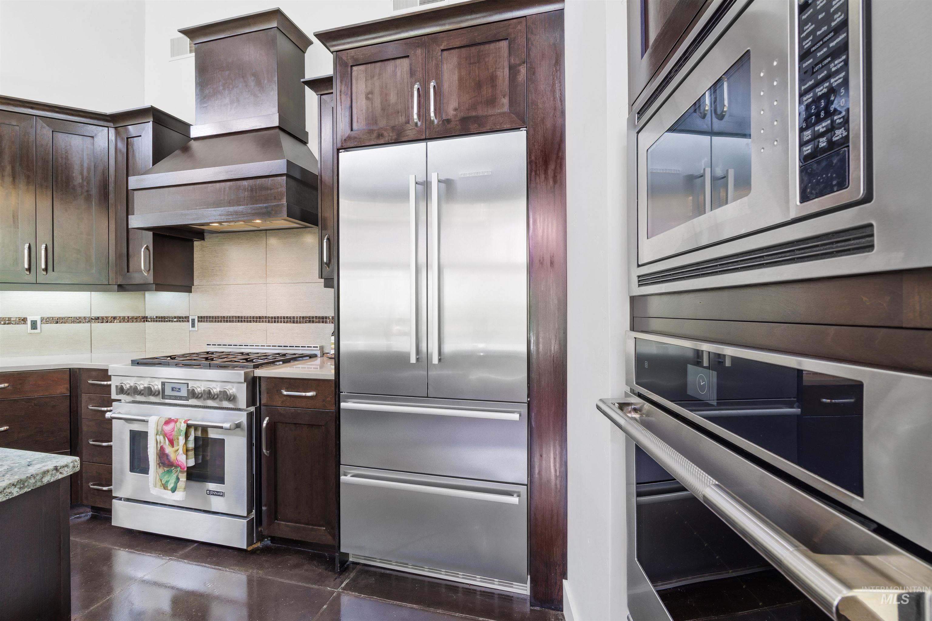 2094 N Vizcaya Way, Eagle, Idaho 83616, 4 Bedrooms, 3.5 Bathrooms, Residential For Sale, Price $1,749,900,MLS 98982356