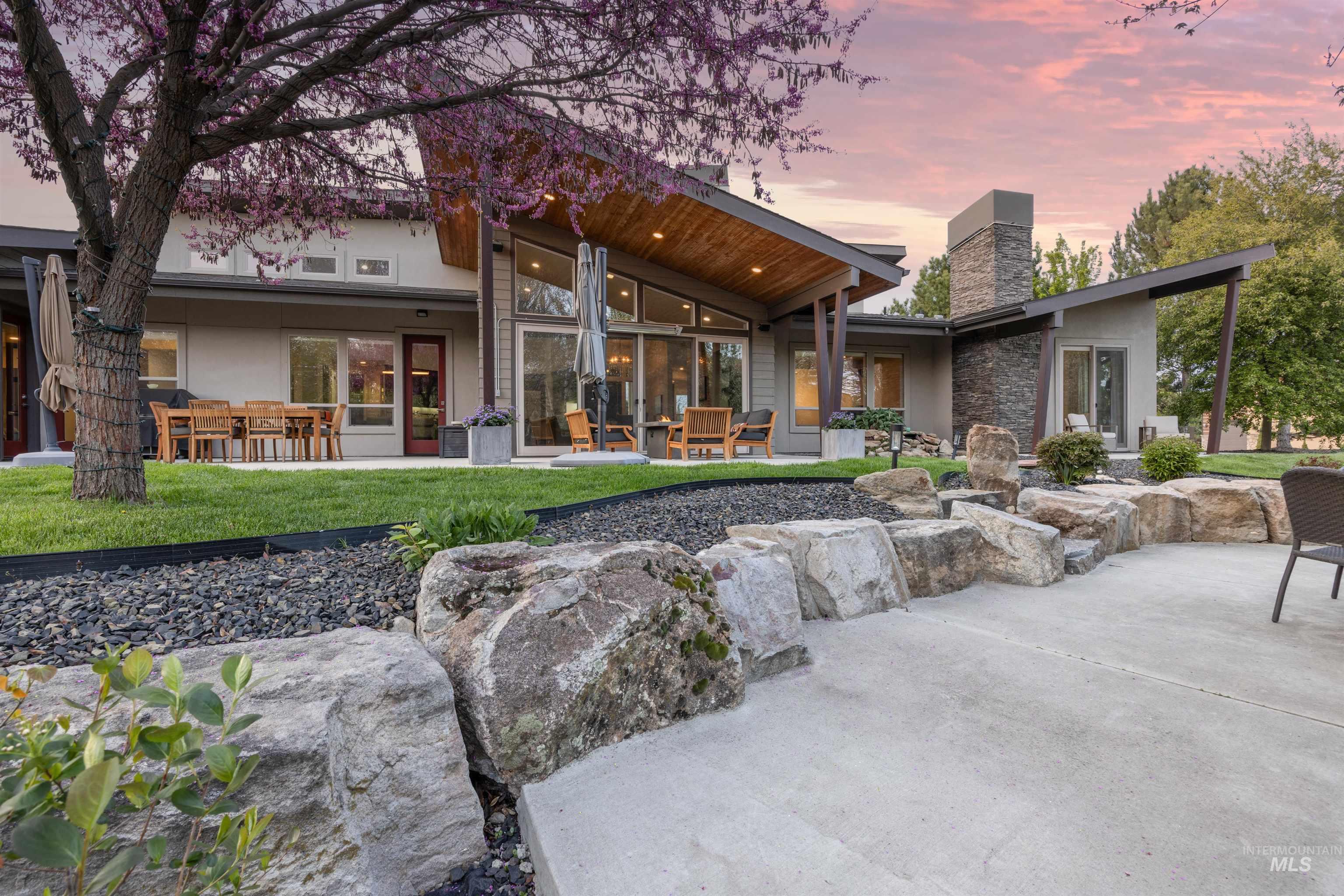 2094 N Vizcaya Way, Eagle, Idaho 83616, 4 Bedrooms, 3.5 Bathrooms, Residential For Sale, Price $1,749,900,MLS 98982356