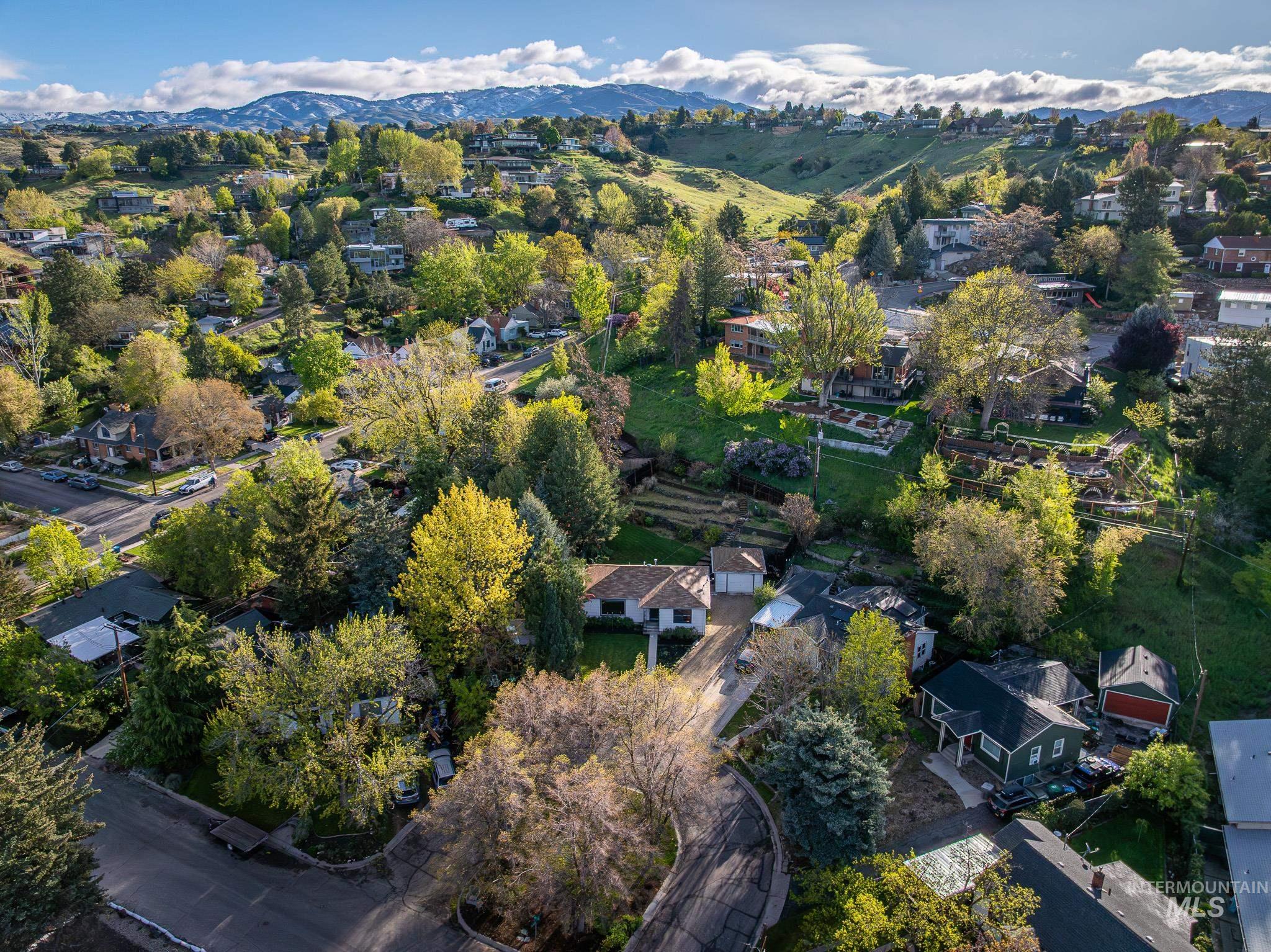 1304 W Rose Park Cir., Boise, Idaho 83702, 2 Bedrooms, 1 Bathroom, Residential For Sale, Price $525,000, 98982357
