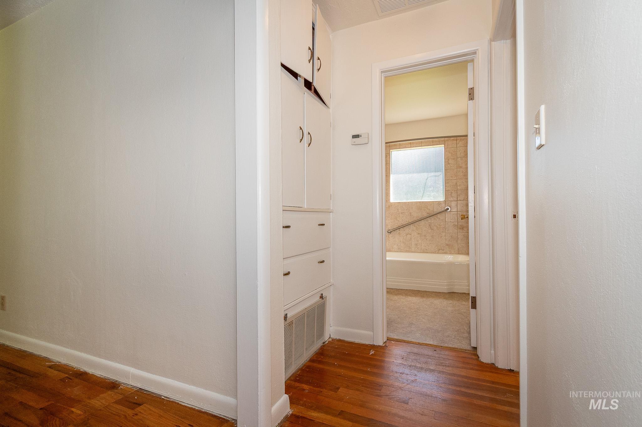 1304 W Rose Park Cir., Boise, Idaho 83702, 2 Bedrooms, 1 Bathroom, Residential For Sale, Price $525,000, 98982357