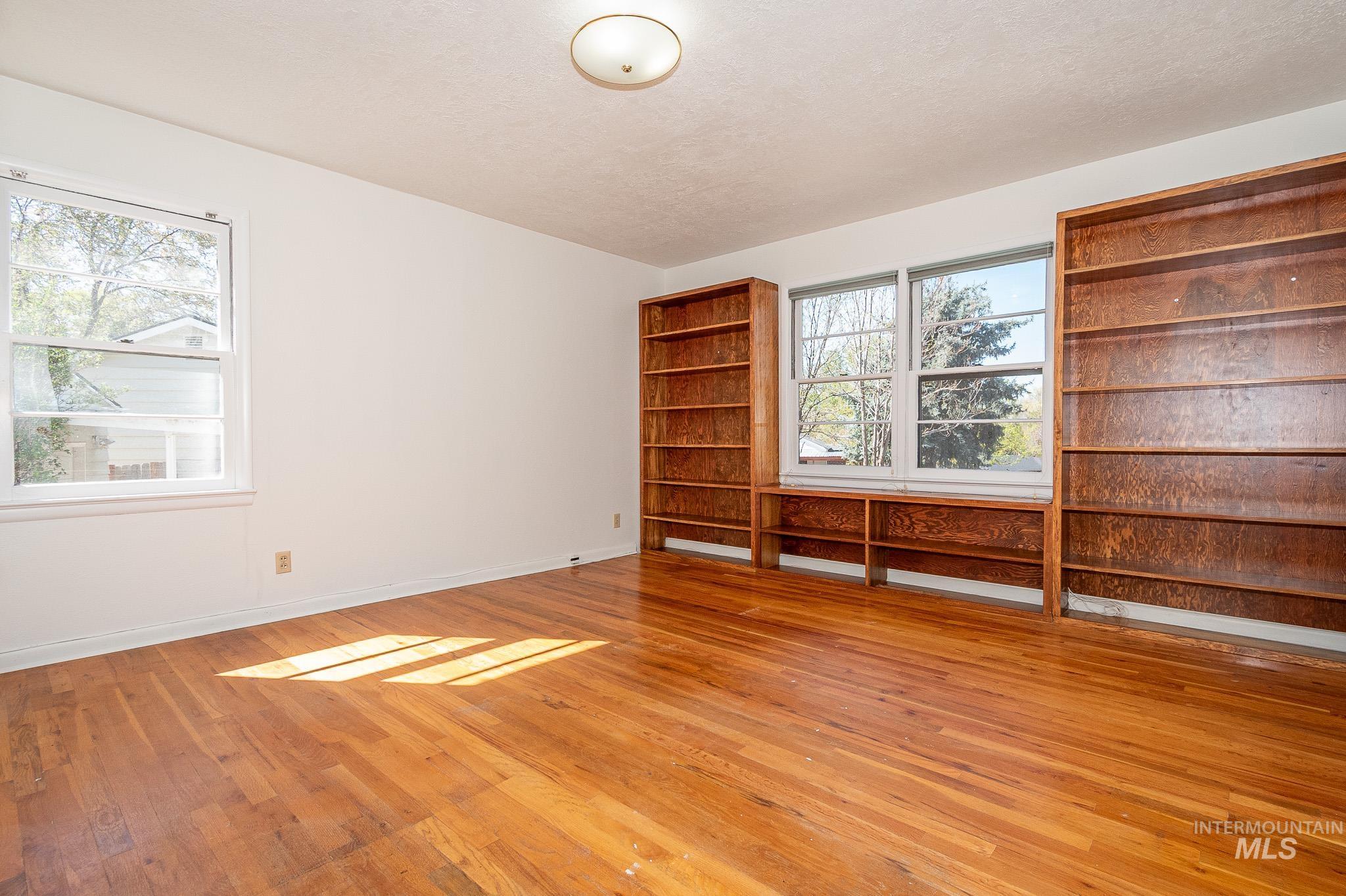 1304 W Rose Park Cir., Boise, Idaho 83702, 2 Bedrooms, 1 Bathroom, Residential For Sale, Price $525,000, 98982357