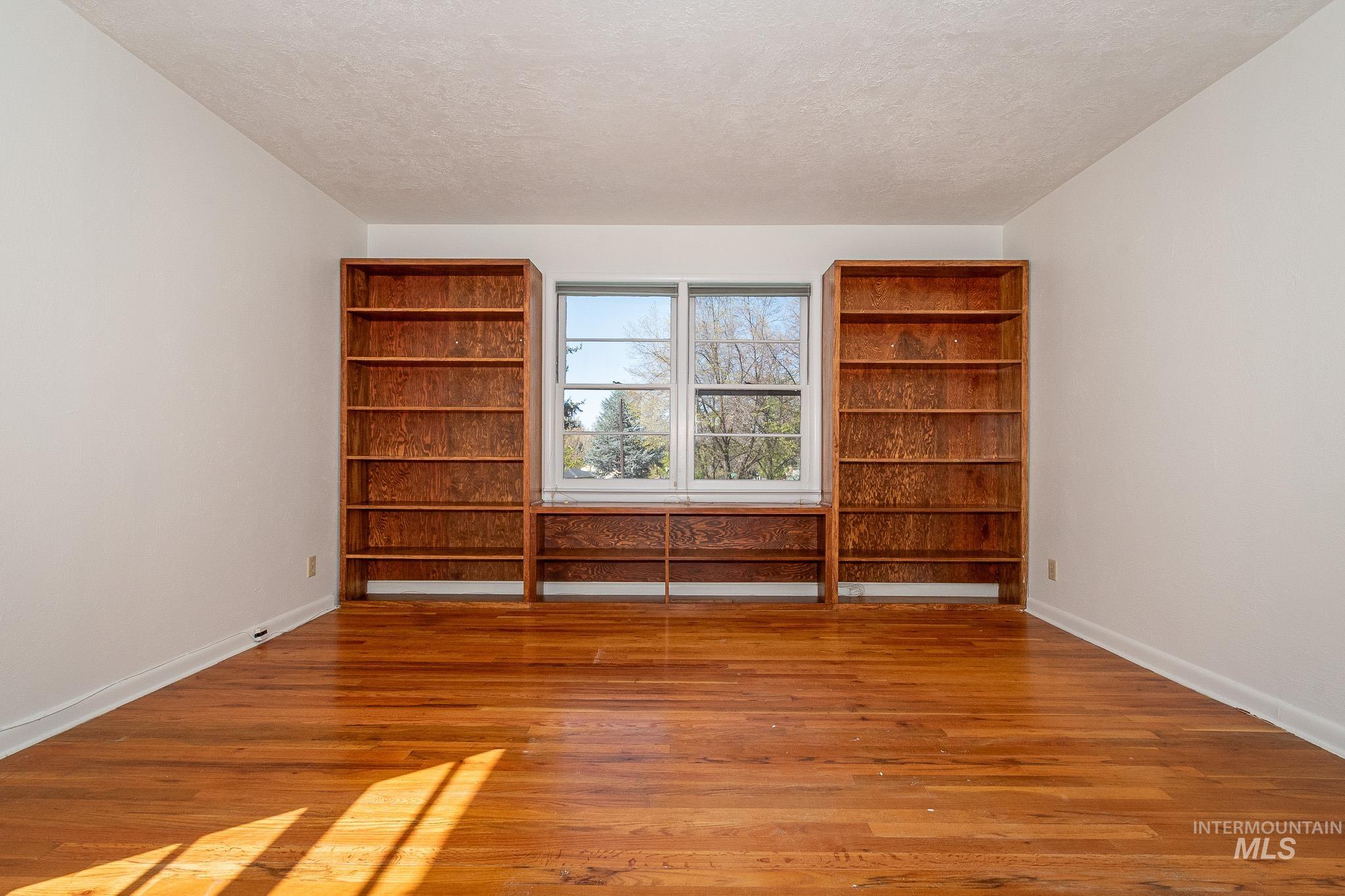 1304 W Rose Park Cir., Boise, Idaho 83702, 2 Bedrooms, 1 Bathroom, Residential For Sale, Price $525,000, 98982357