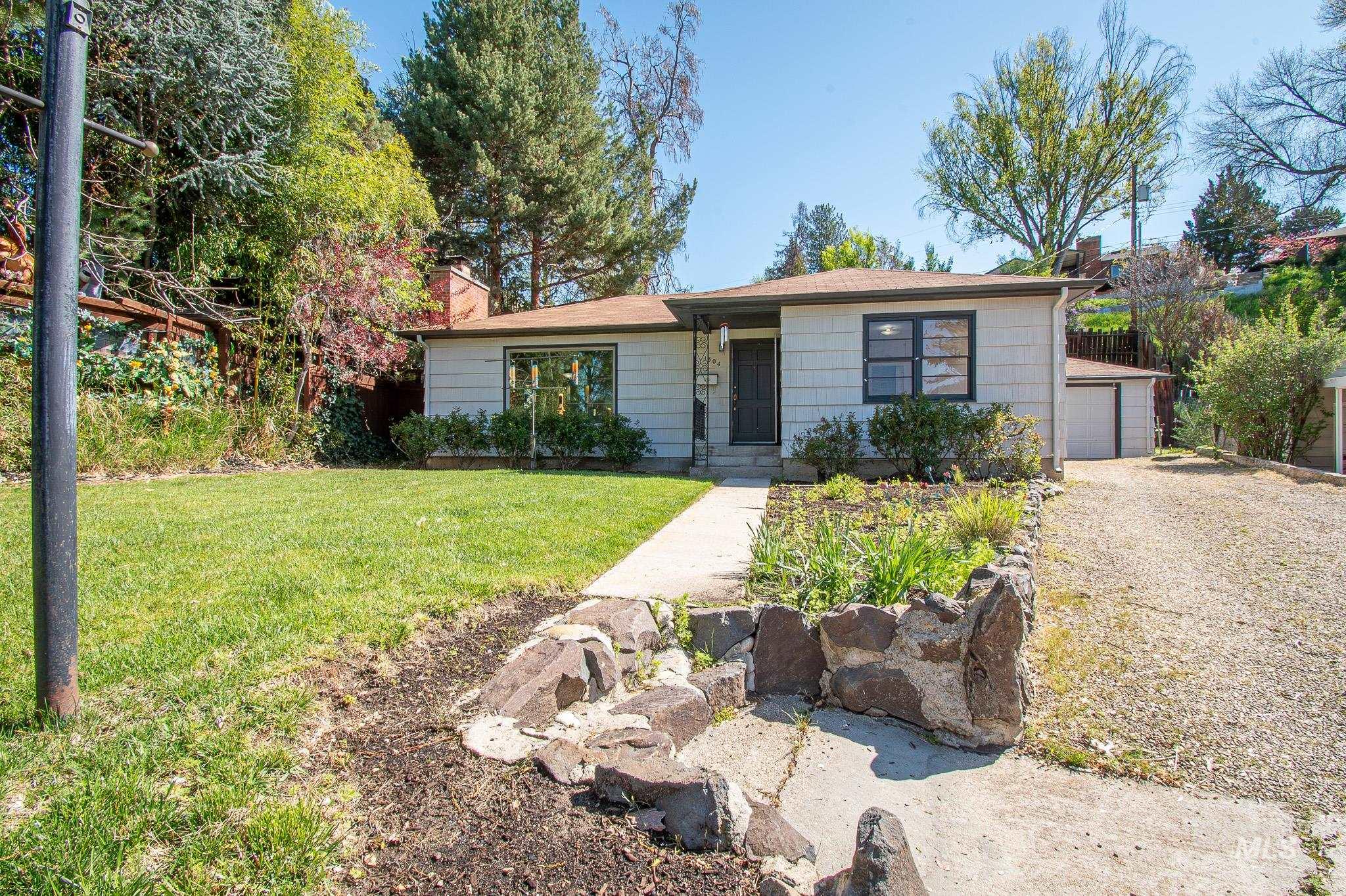 1304 W Rose Park Cir., Boise, Idaho 83702, 2 Bedrooms, 1 Bathroom, Residential For Sale, Price $525,000, 98982357