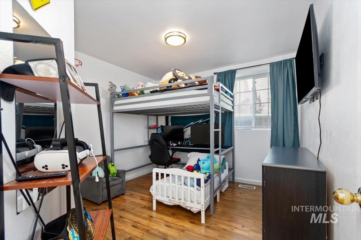 2810 E Eastgate Dr, Boise, Idaho 83716, 3 Bedrooms, 2 Bathrooms, Residential For Sale, Price $385,000,MLS 98982359