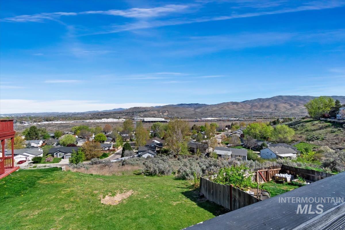 2810 E Eastgate Dr, Boise, Idaho 83716, 3 Bedrooms, 2 Bathrooms, Residential For Sale, Price $385,000,MLS 98982359